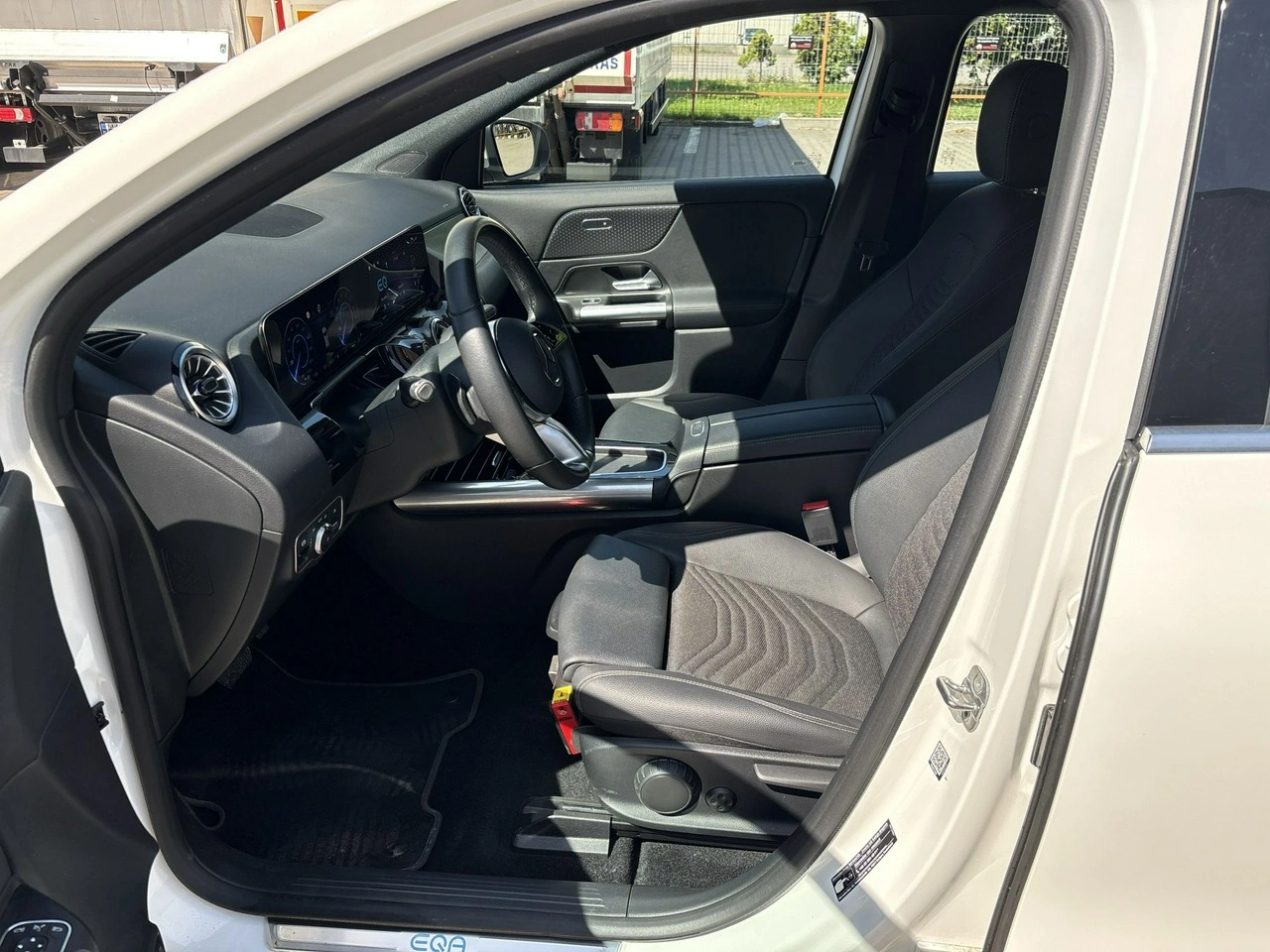 Mercedes EQA - Zdjęcie 9