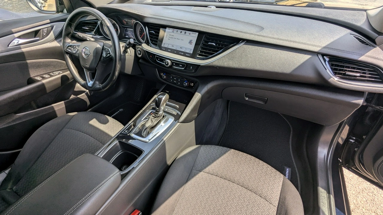 Opel Insignia - Zdjęcie 18