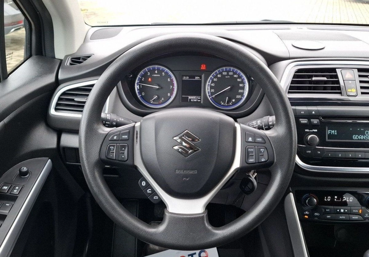 Suzuki SX4 S-Cross - Zdjęcie 9