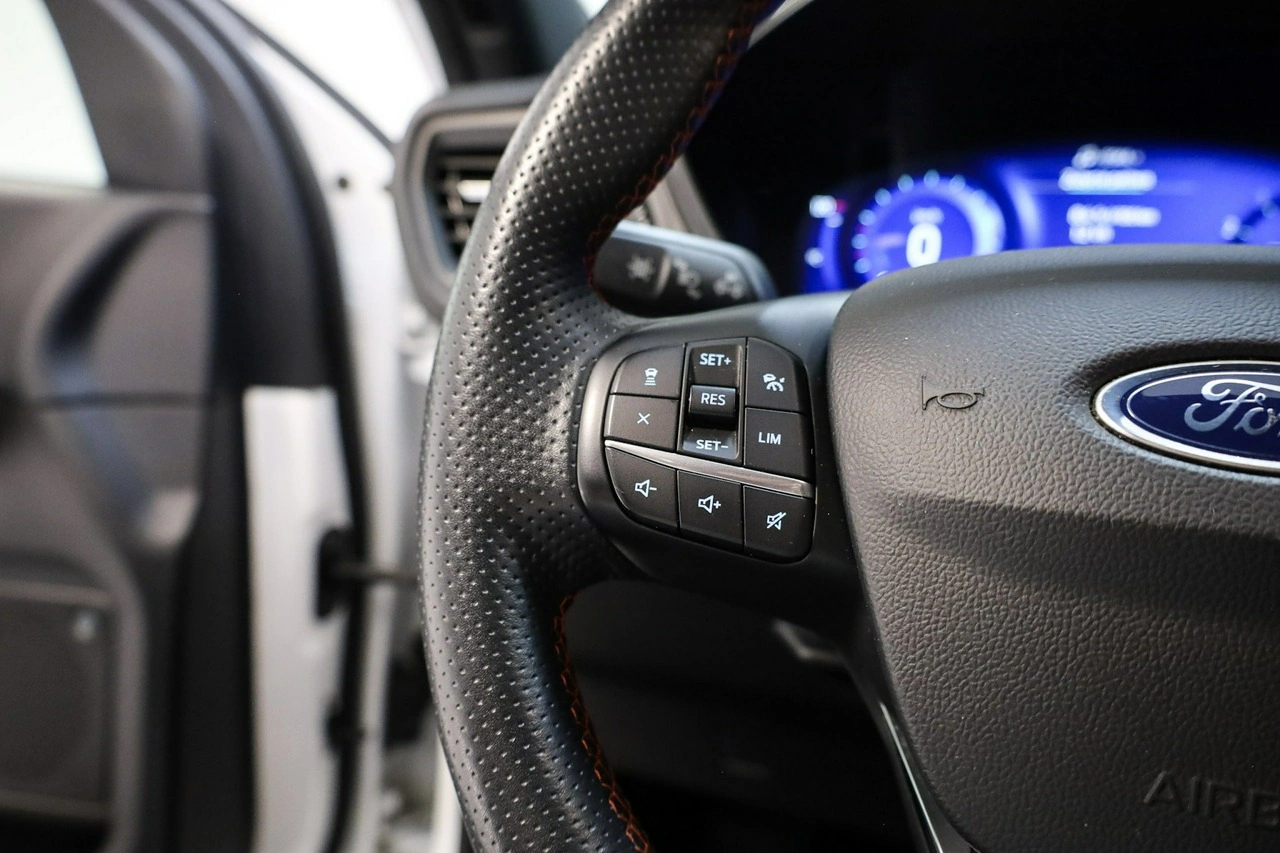 Ford Kuga - Zdjęcie 14