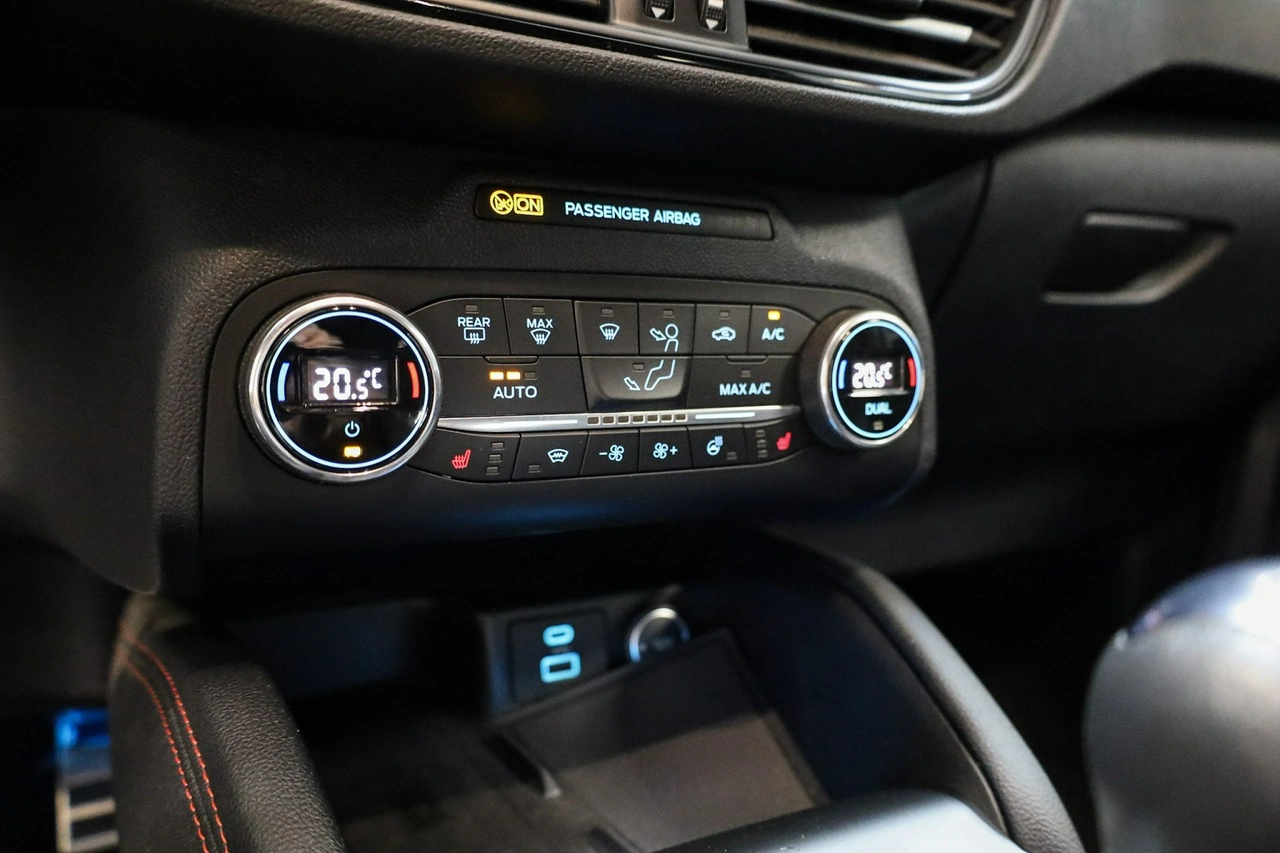 Ford Kuga - Zdjęcie 17