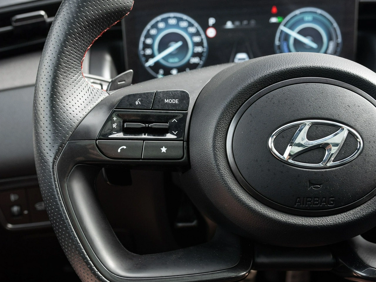 Hyundai Tucson - Zdjęcie 12