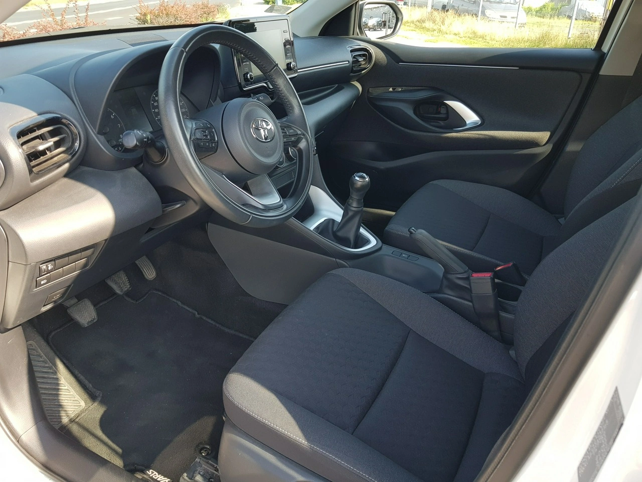 Toyota Yaris - Zdjęcie 9