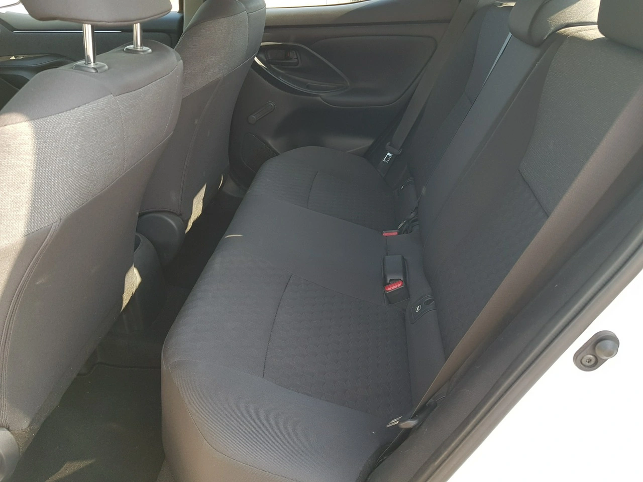 Toyota Yaris - Zdjęcie 10