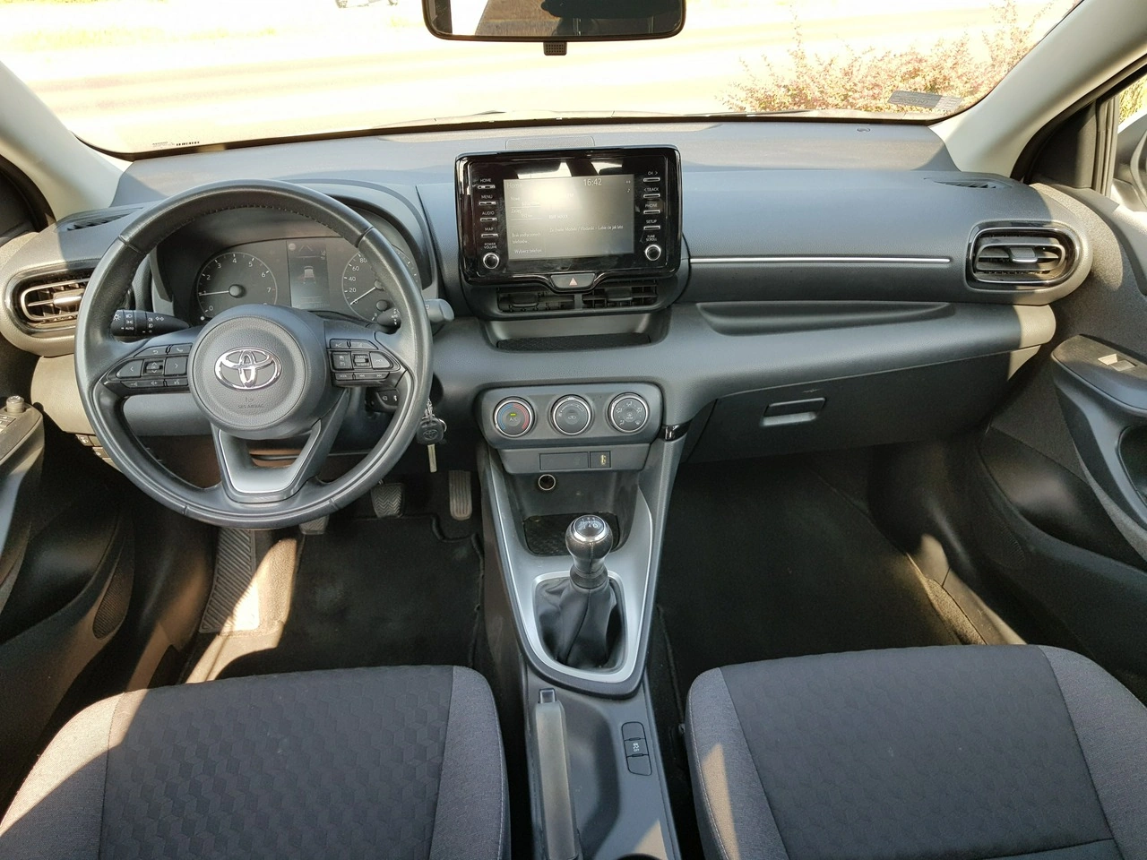 Toyota Yaris - Zdjęcie 11