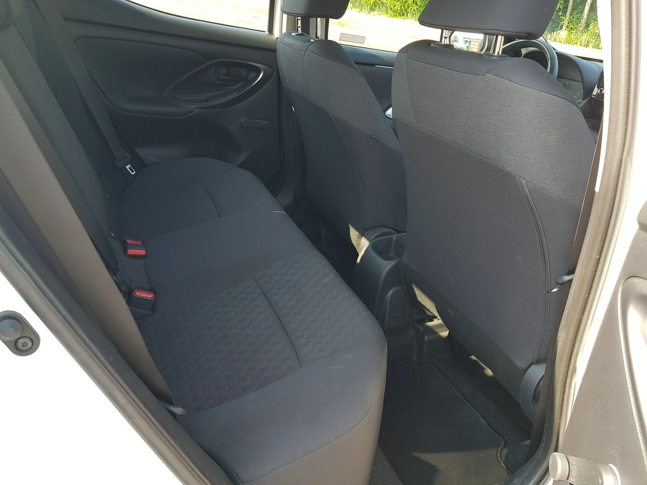 Toyota Yaris - Zdjęcie 14