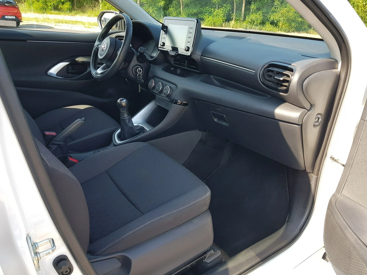 Toyota Yaris - Zdjęcie 15
