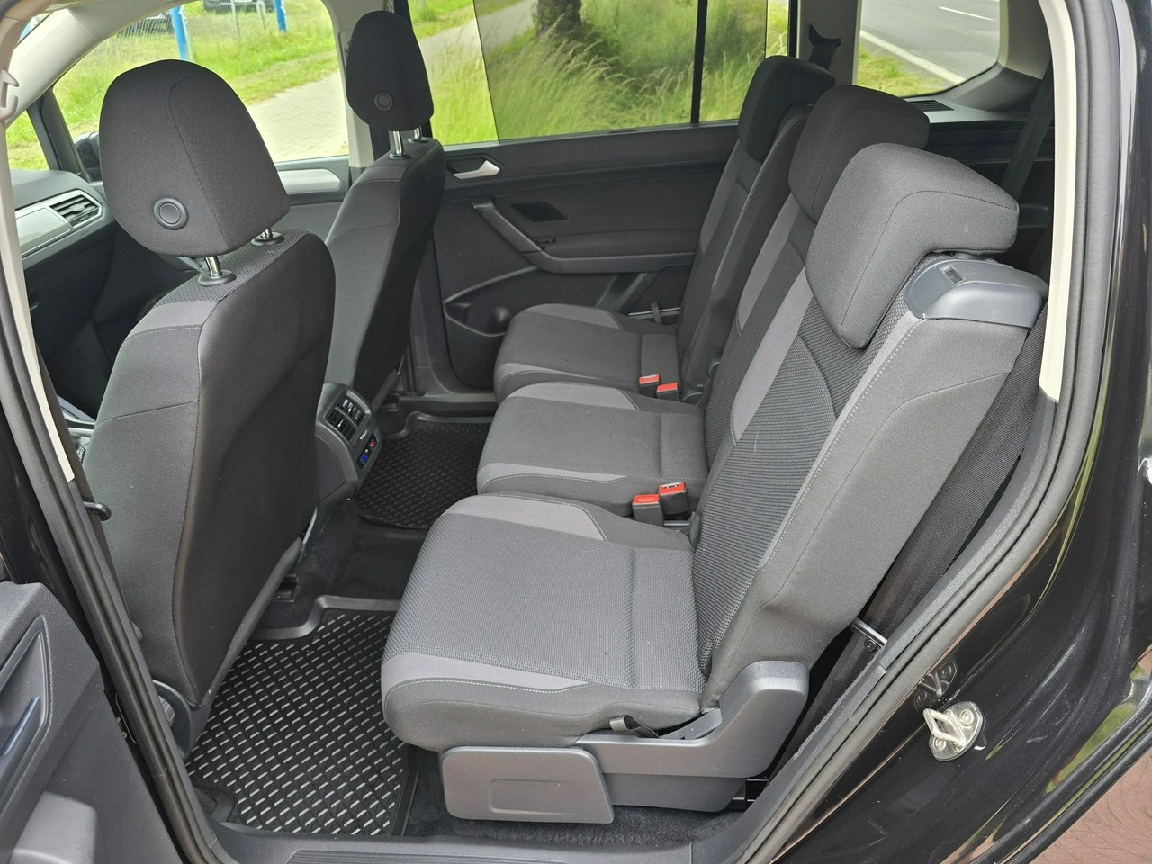 Volkswagen Touran - Zdjęcie 18