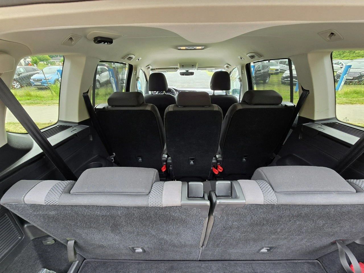 Volkswagen Touran - Zdjęcie 23