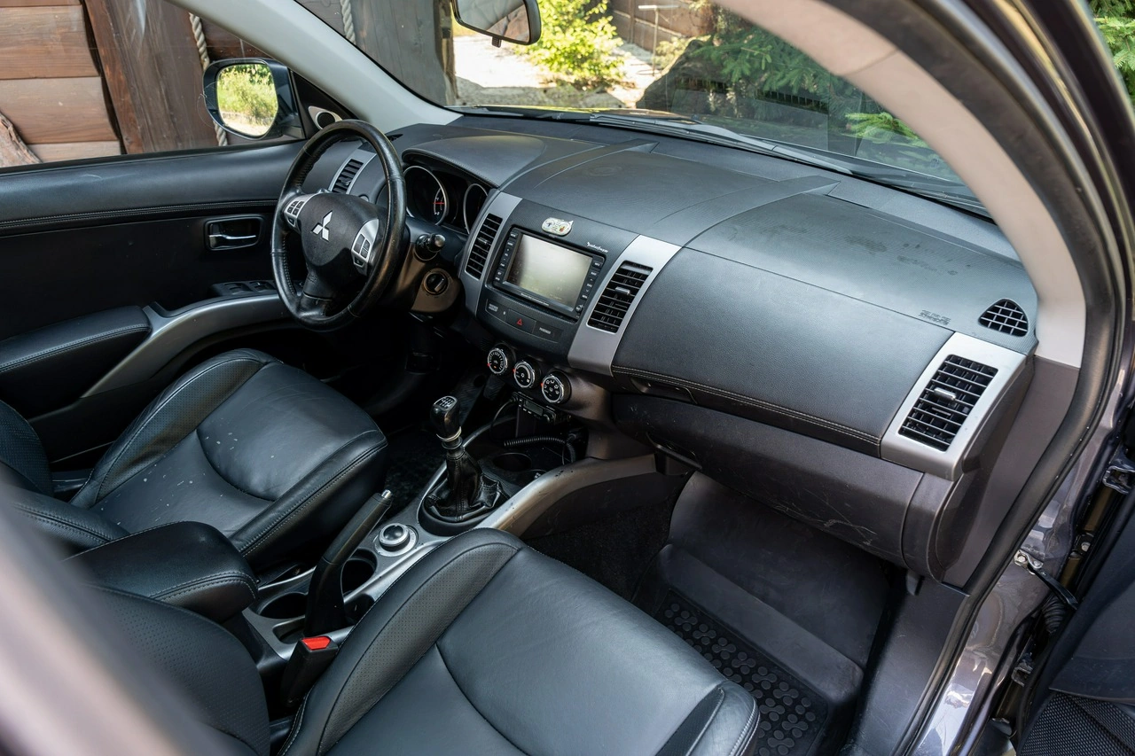 Mitsubishi Outlander - Zdjęcie 44