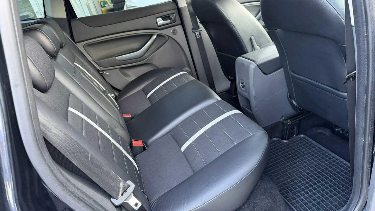 Ford Kuga - Zdjęcie 23