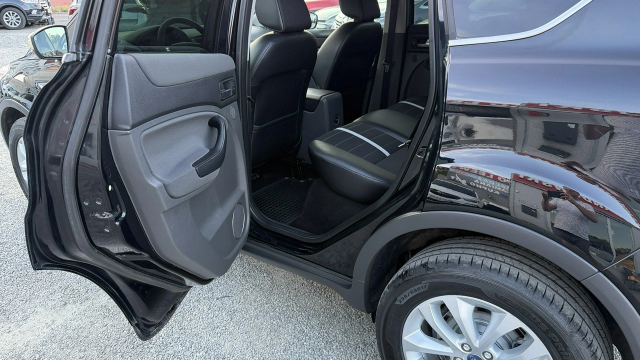 Ford Kuga - Zdjęcie 25