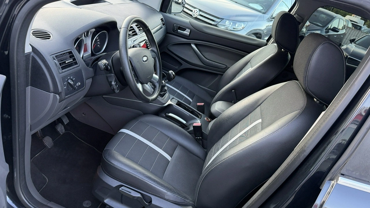 Ford Kuga - Zdjęcie 29