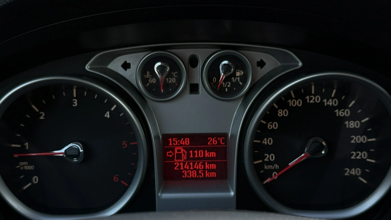 Ford Kuga - Zdjęcie 33
