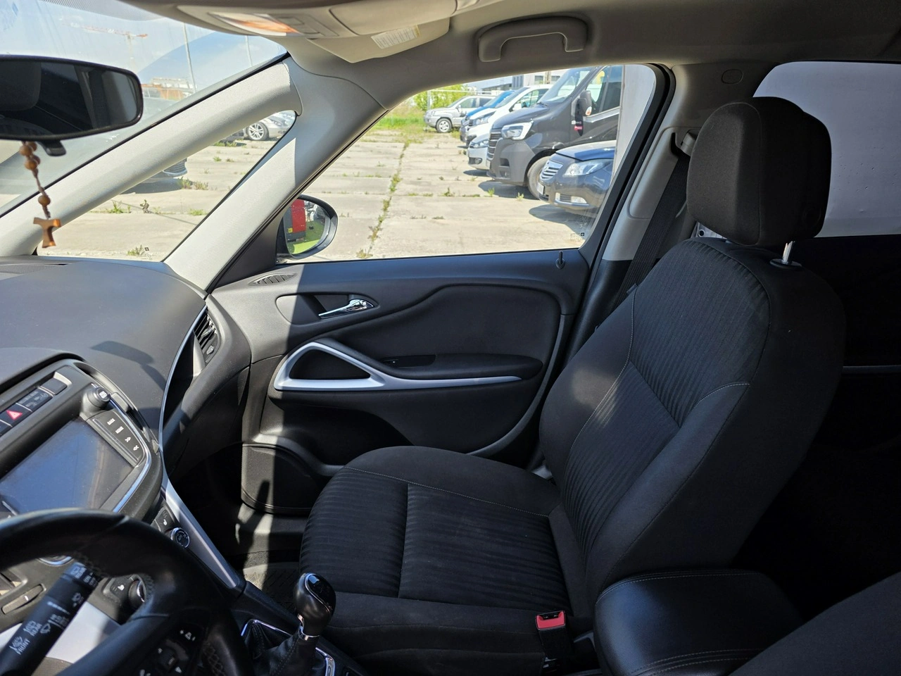 Opel Zafira - Zdjęcie 10