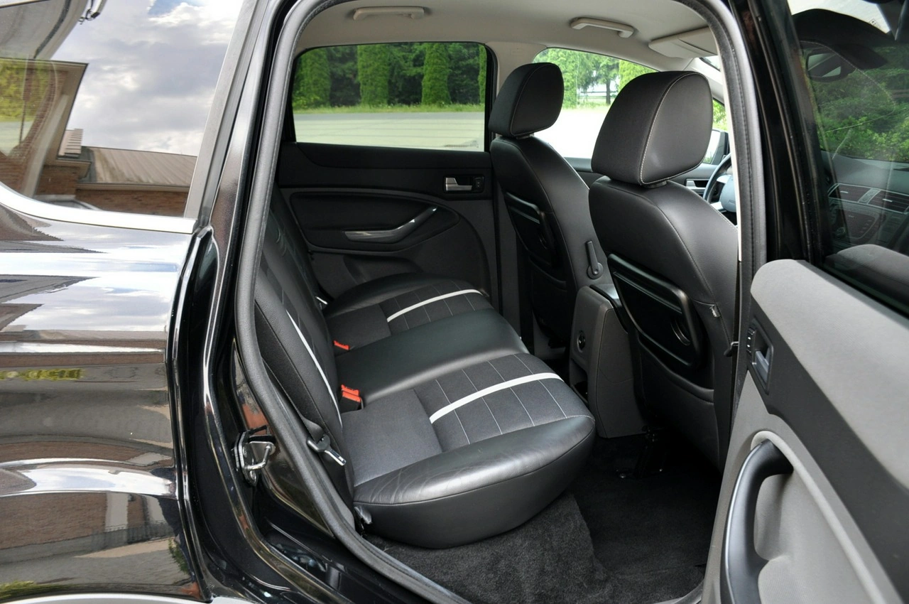 Ford Kuga - Zdjęcie 18