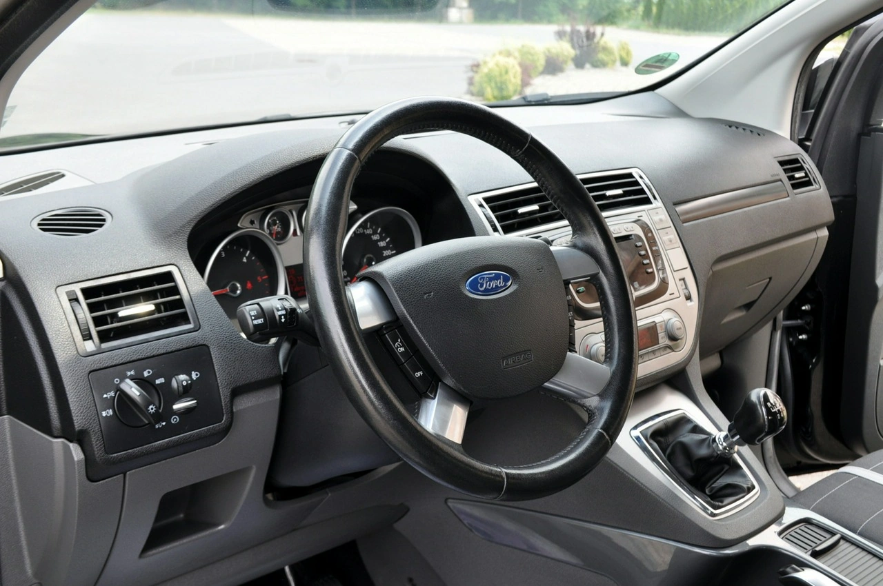 Ford Kuga - Zdjęcie 21