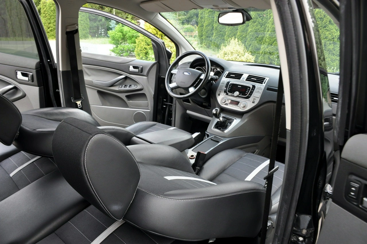 Ford Kuga - Zdjęcie 22
