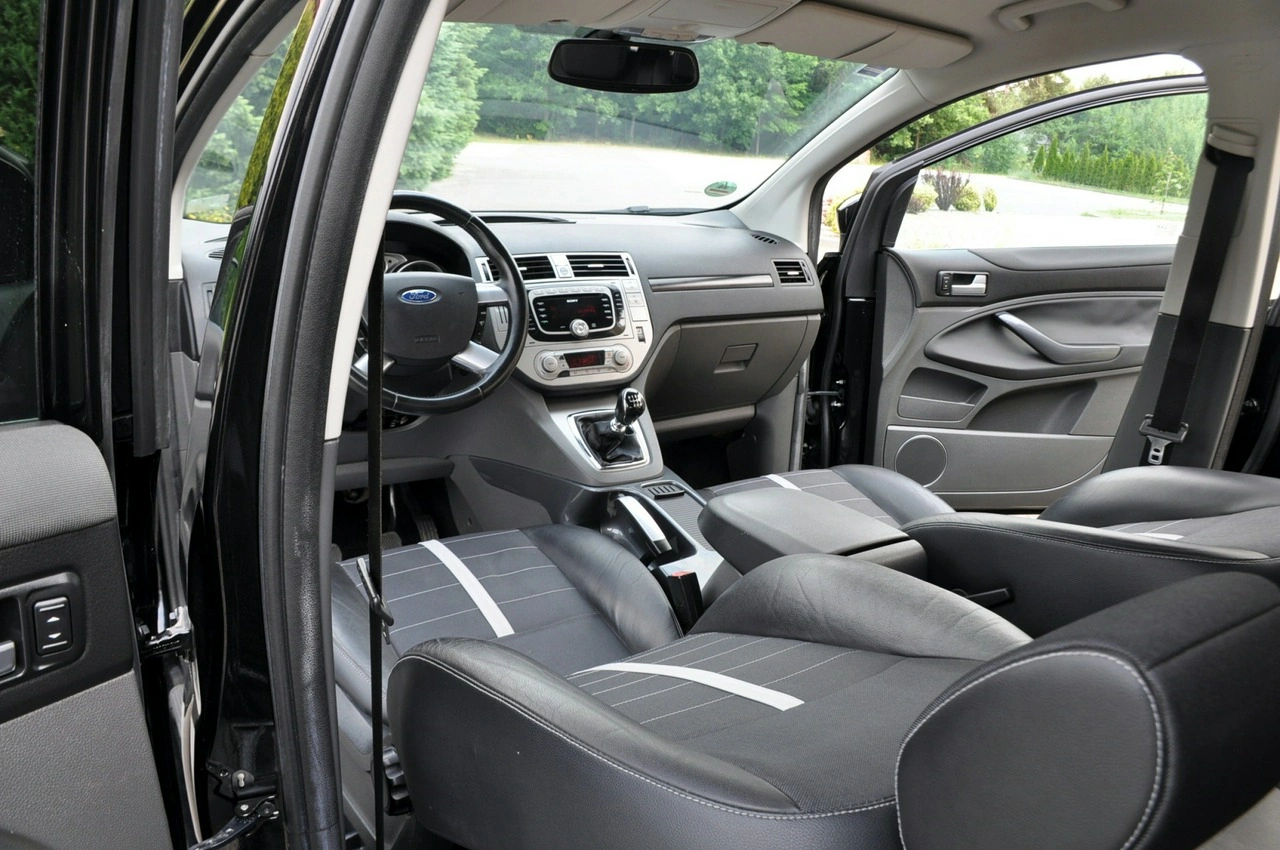 Ford Kuga - Zdjęcie 26