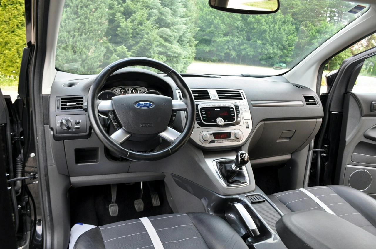Ford Kuga - Zdjęcie 27