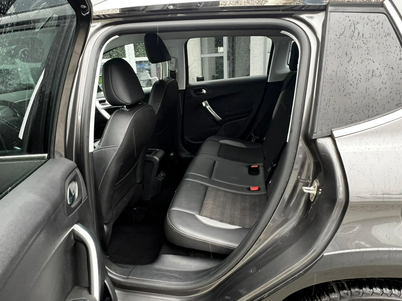 Peugeot 2008 - Zdjęcie 11