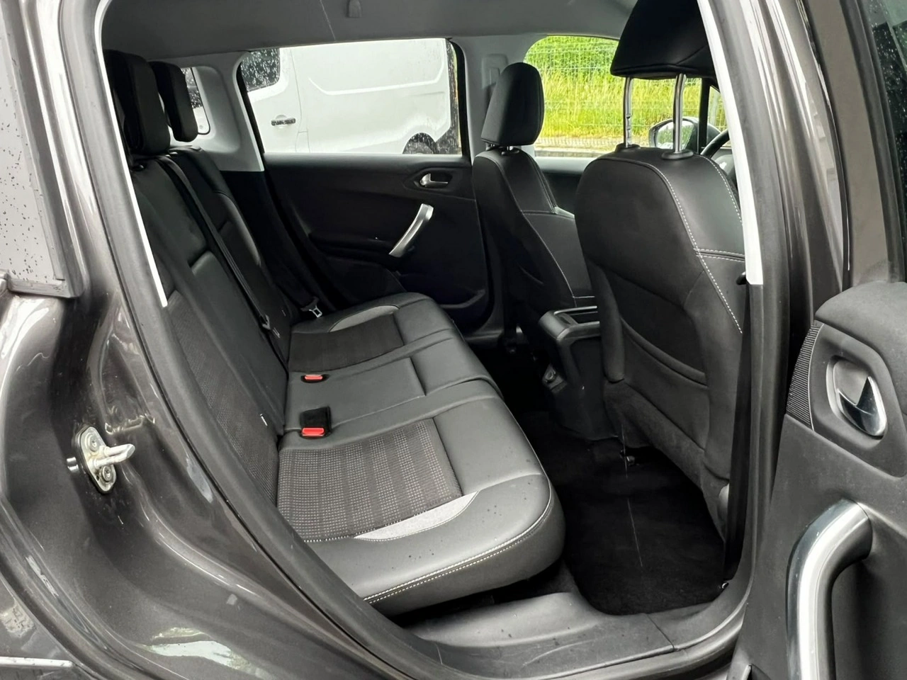 Peugeot 2008 - Zdjęcie 14