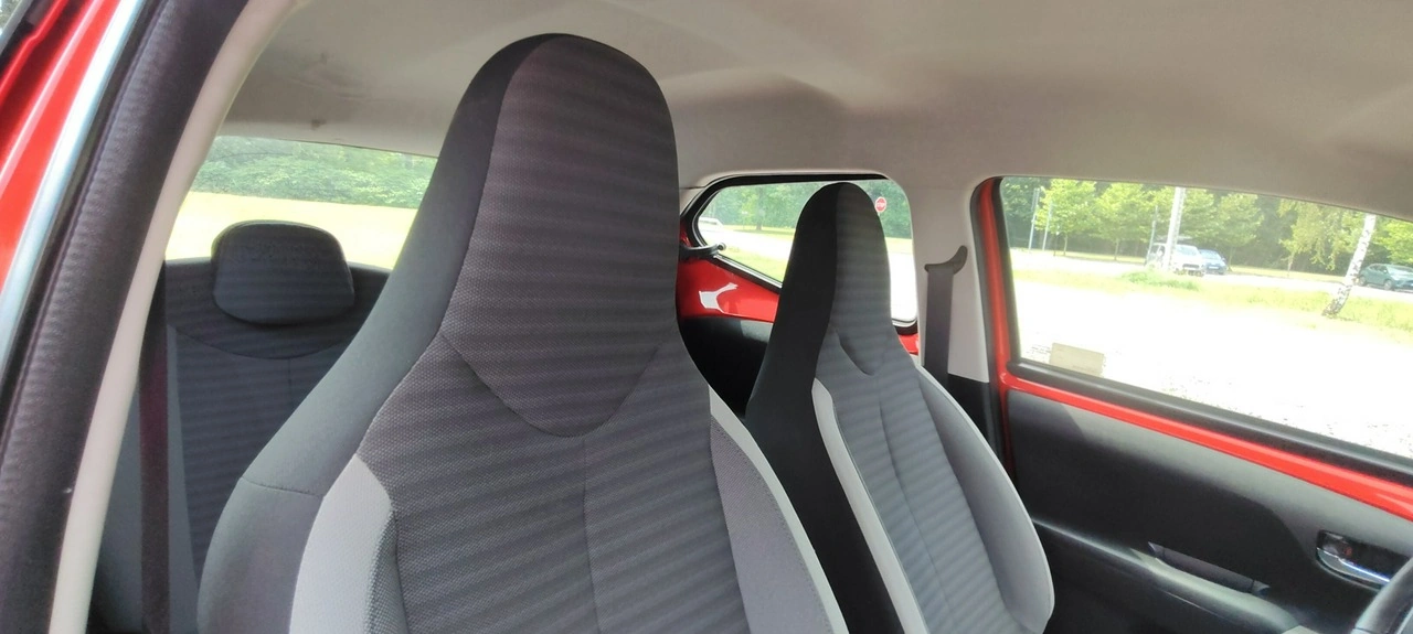 Toyota Aygo - Zdjęcie 12