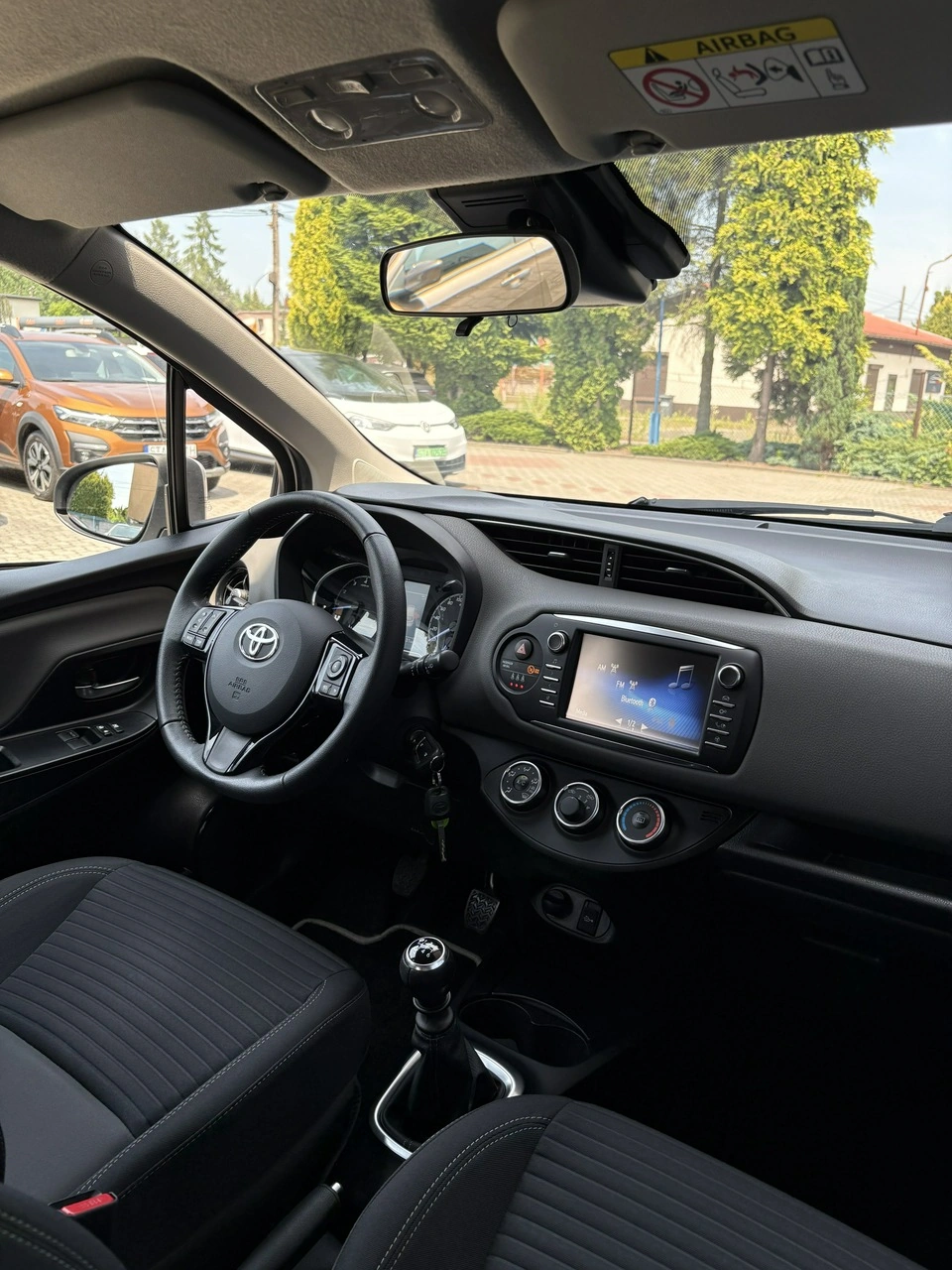 Toyota Yaris - Zdjęcie 13