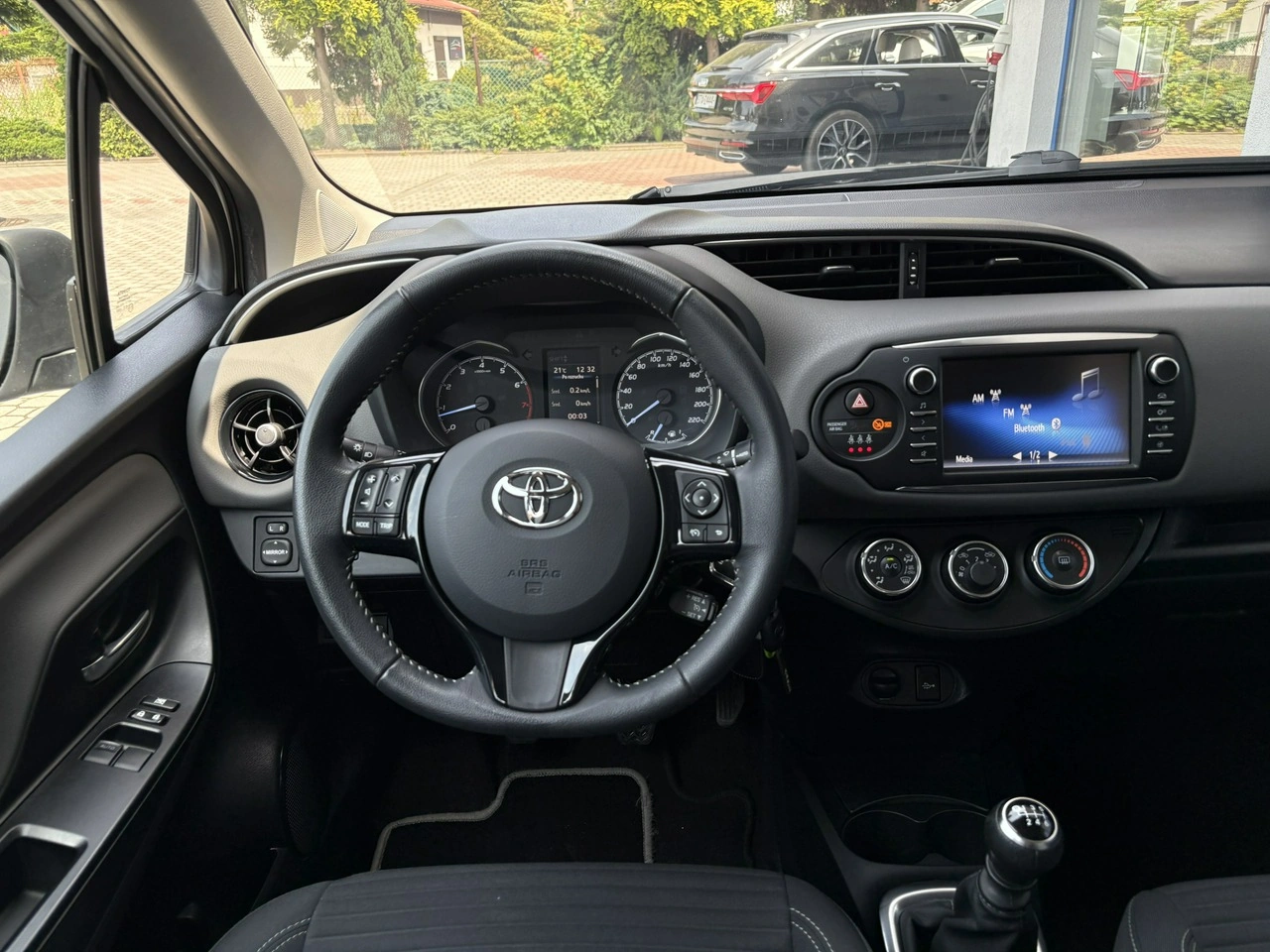 Toyota Yaris - Zdjęcie 19
