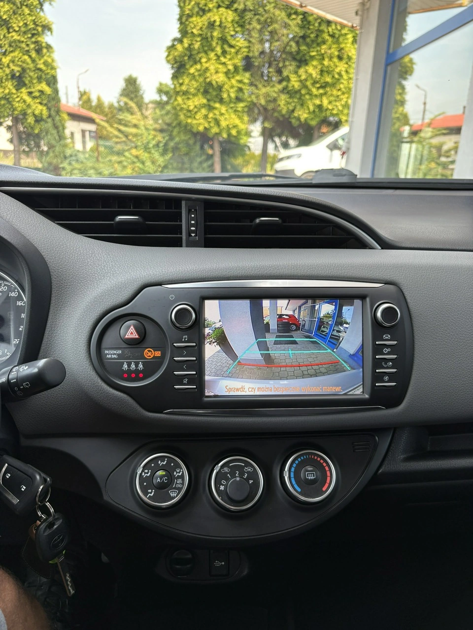 Toyota Yaris - Zdjęcie 23