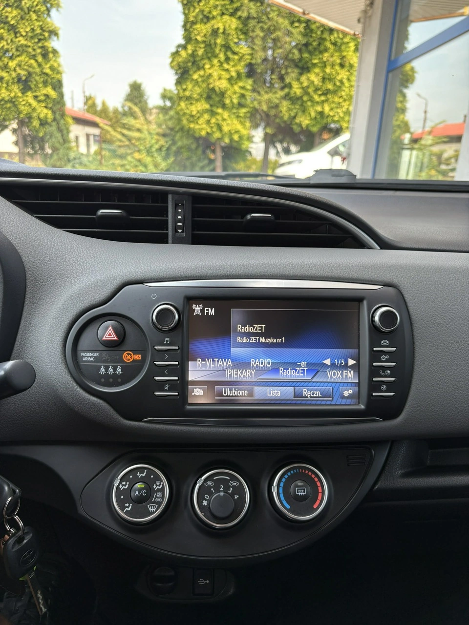 Toyota Yaris - Zdjęcie 24