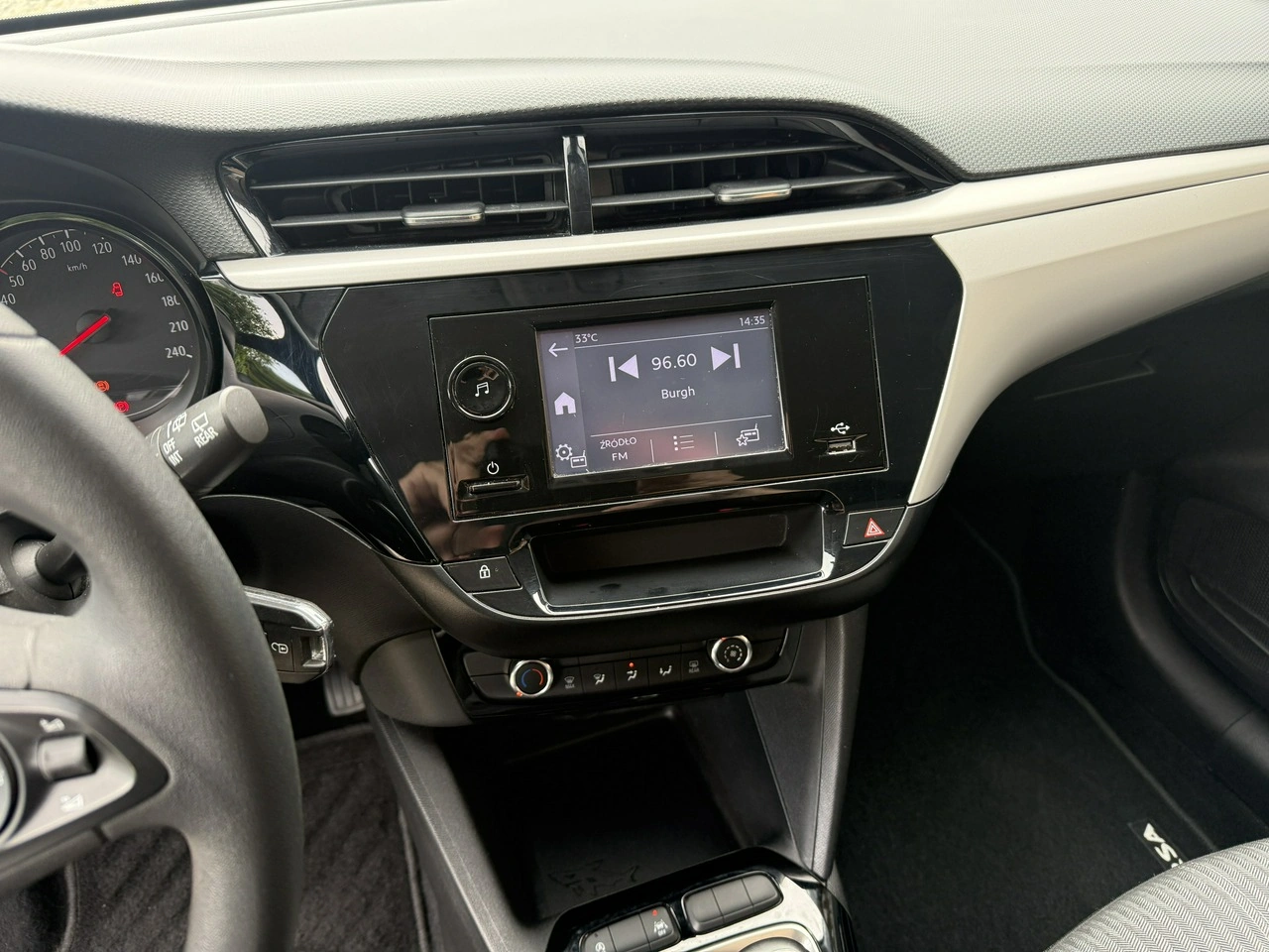 Opel Corsa - Zdjęcie 16