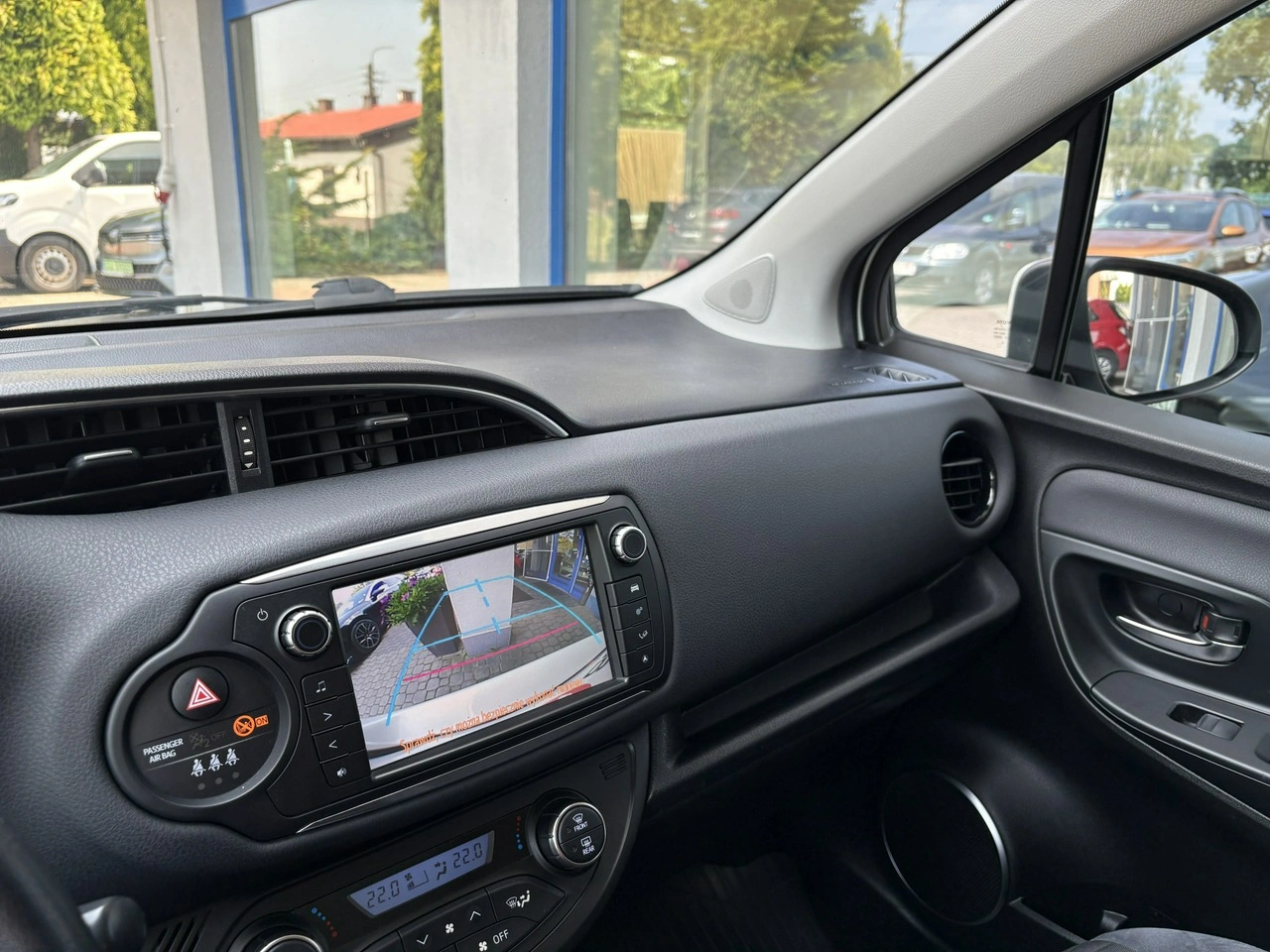 Toyota Yaris - Zdjęcie 14
