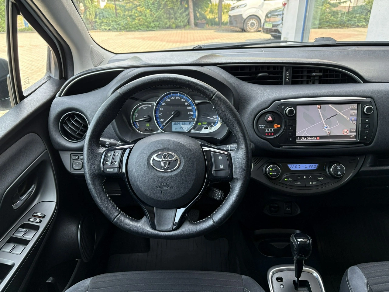 Toyota Yaris - Zdjęcie 19