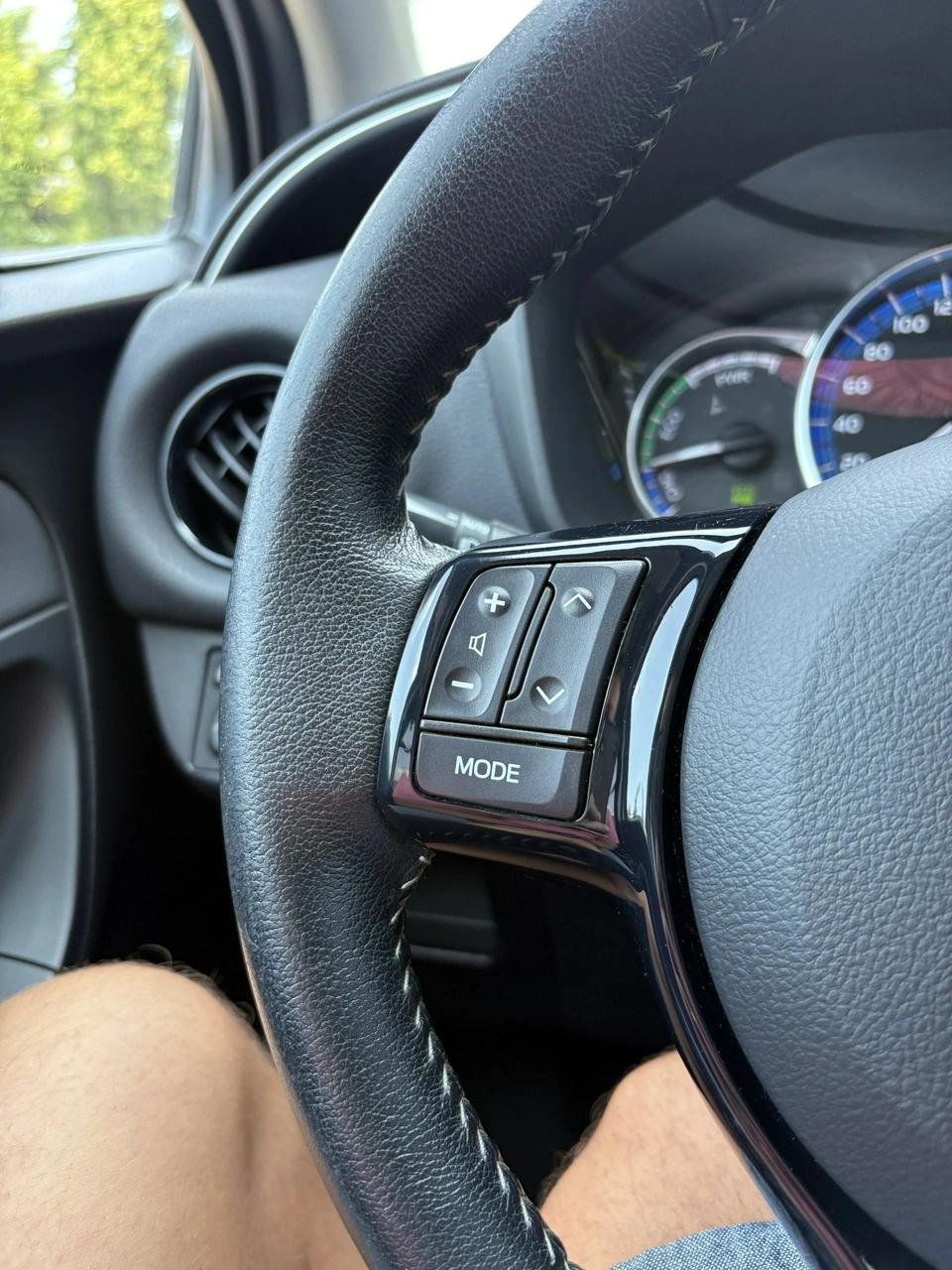 Toyota Yaris - Zdjęcie 21