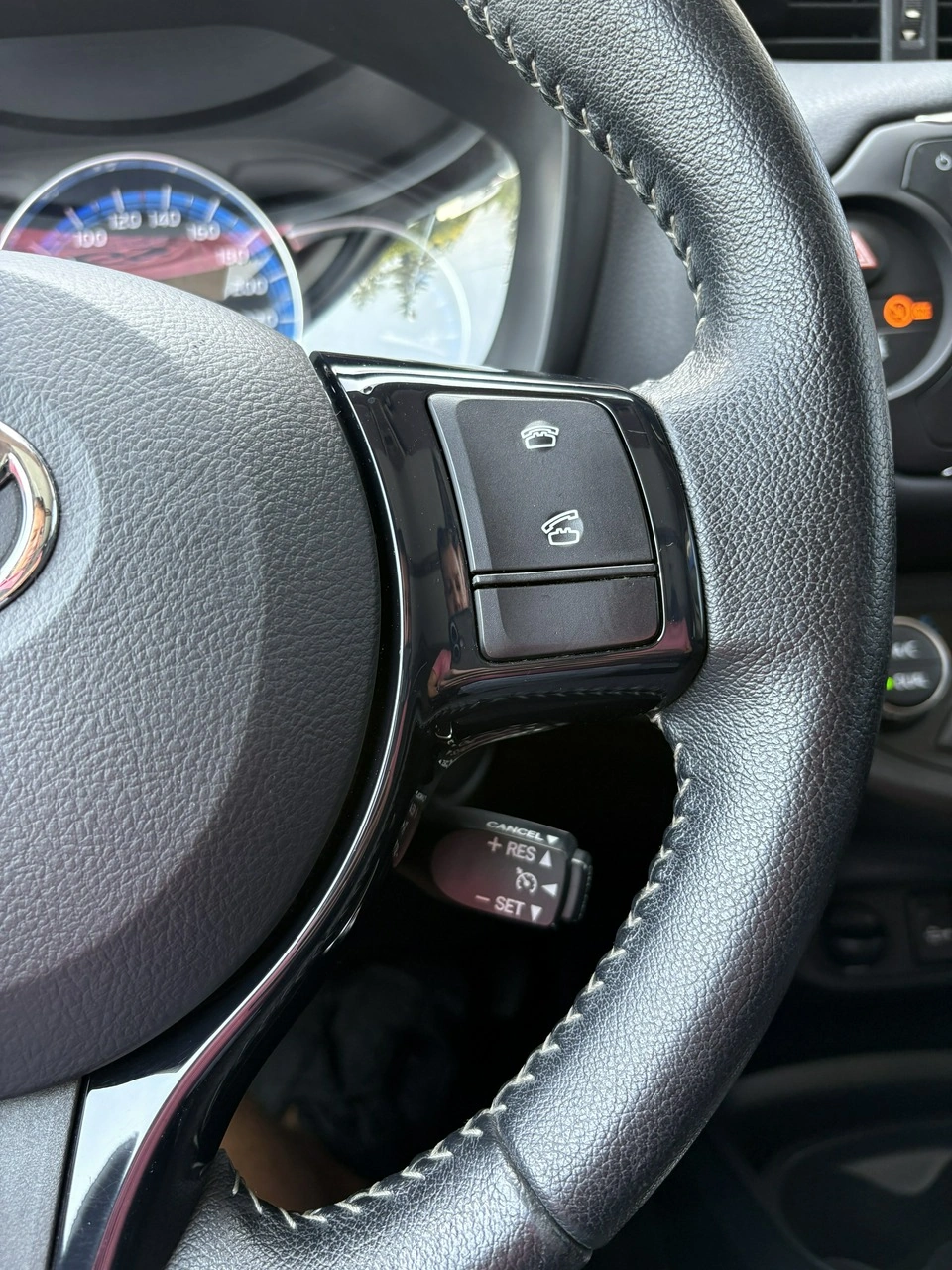Toyota Yaris - Zdjęcie 22