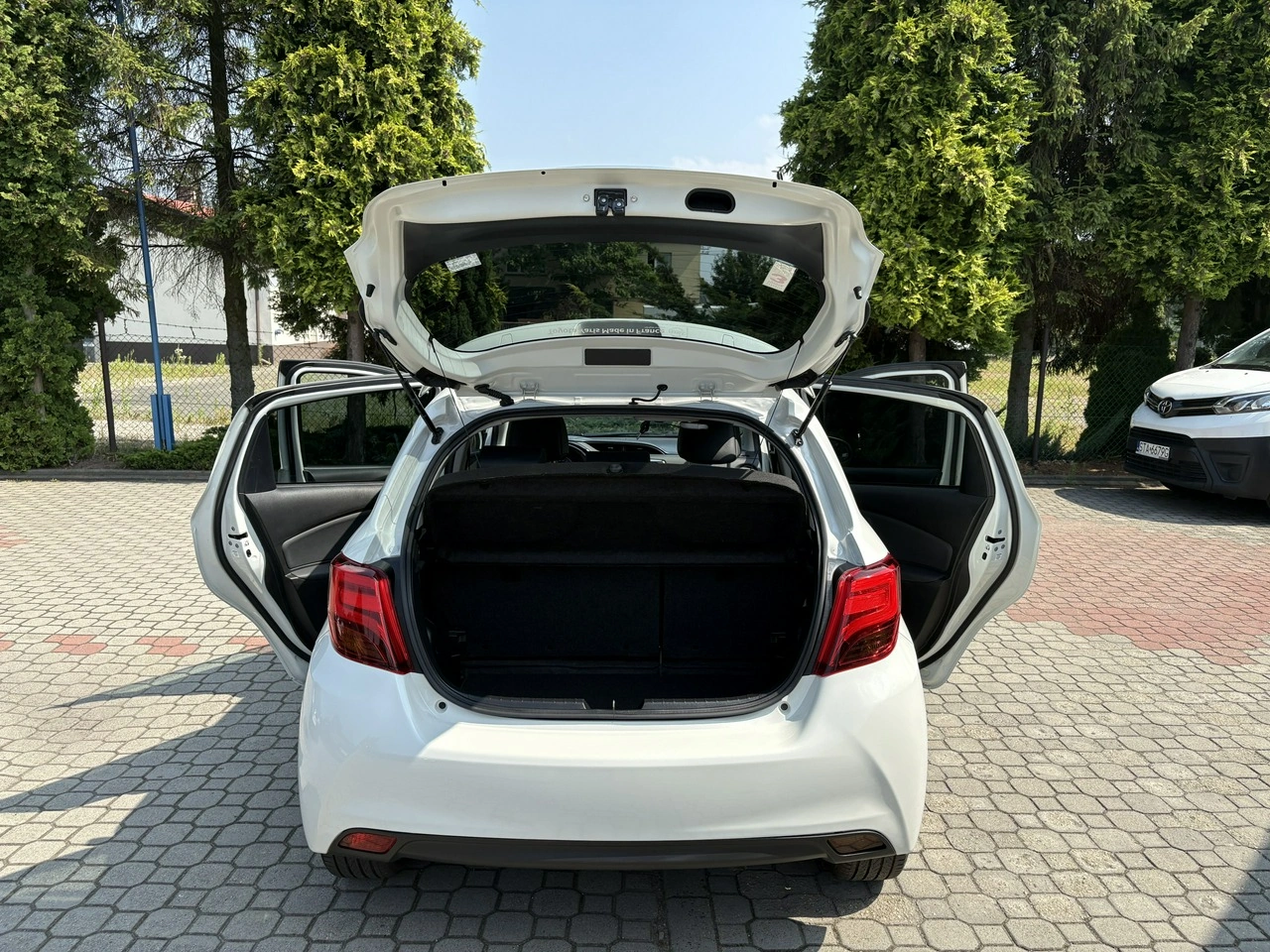Toyota Yaris - Zdjęcie 33