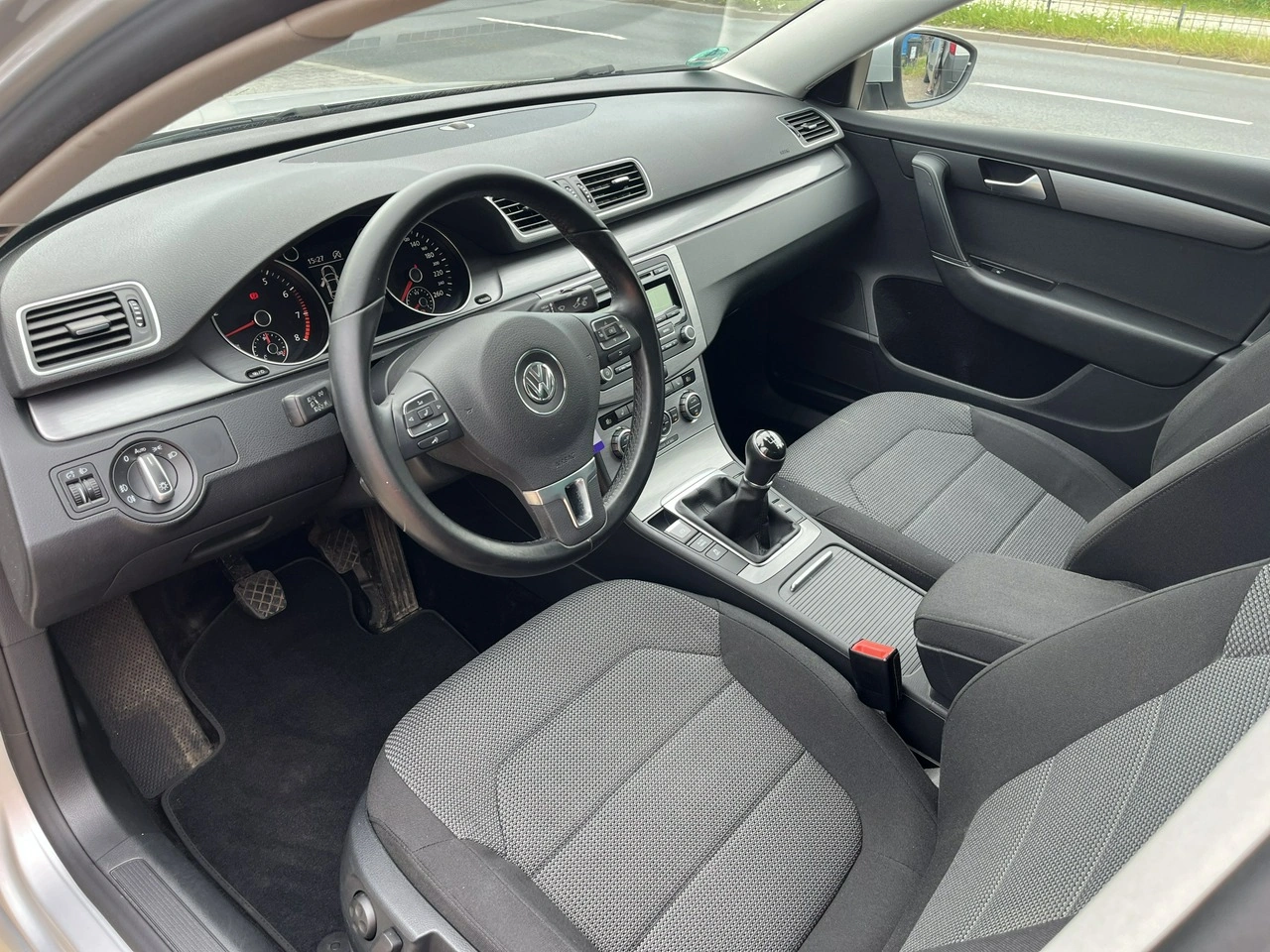 Volkswagen Passat - Zdjęcie 12