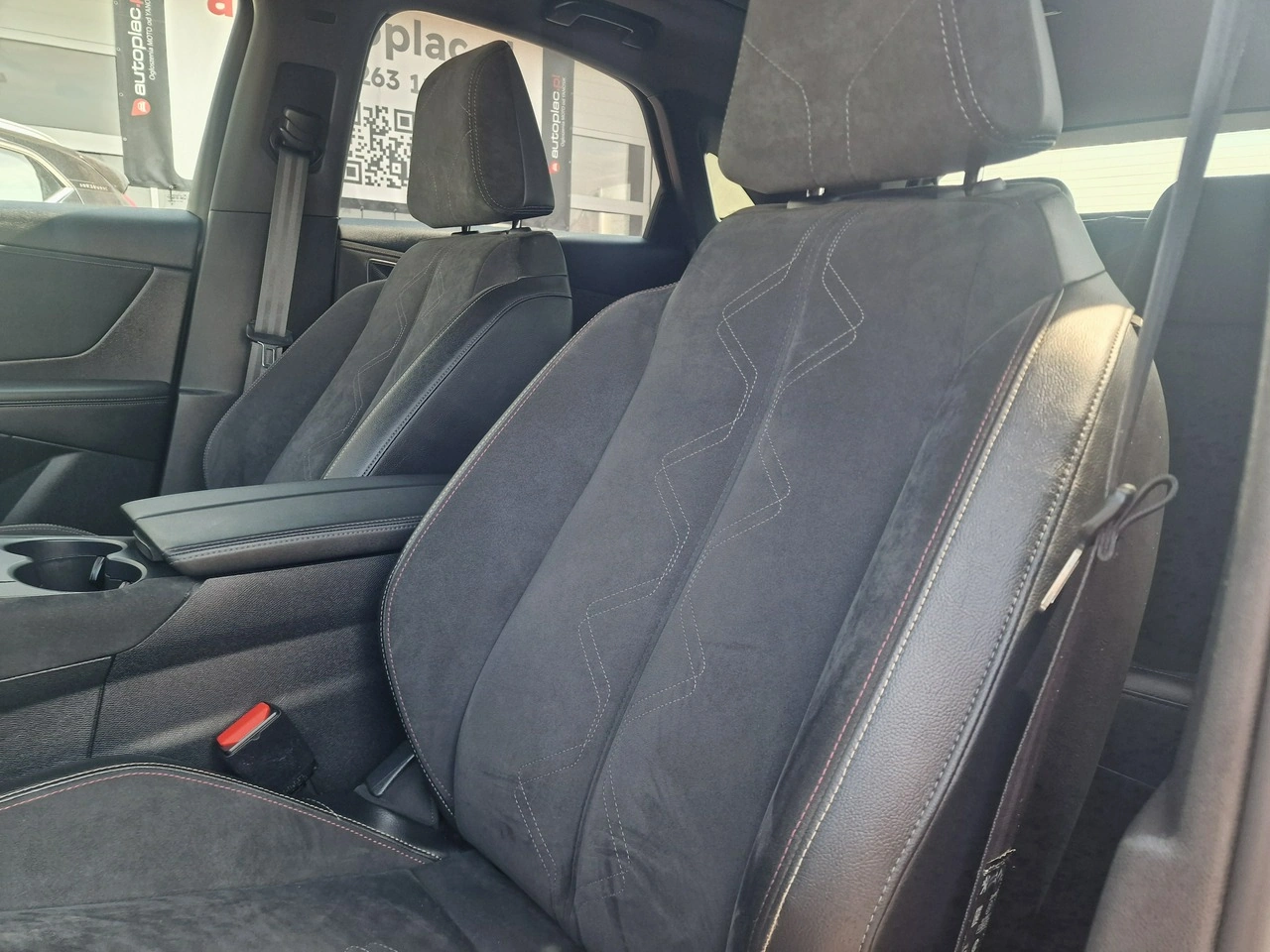 DS Automobiles DS 7 Crossback - Zdjęcie 17