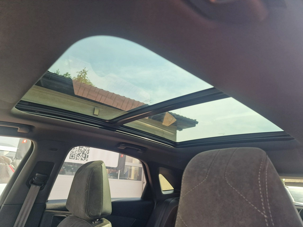DS Automobiles DS 7 Crossback - Zdjęcie 21
