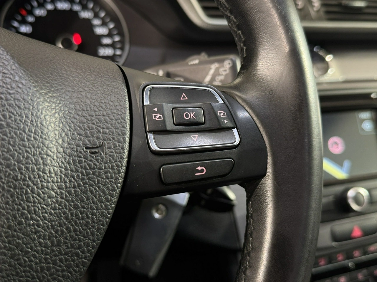 Volkswagen Passat Variant - Zdjęcie 16