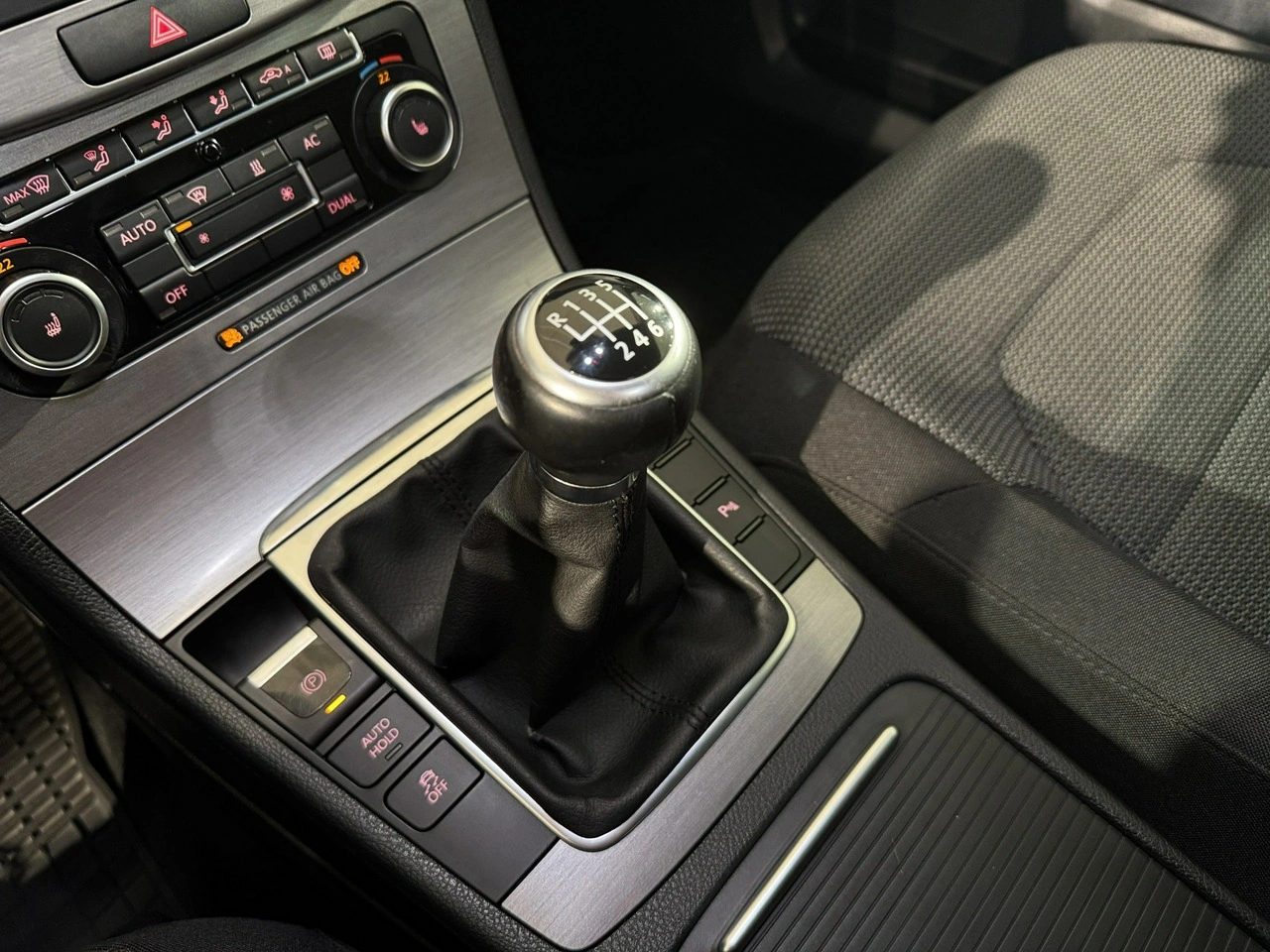 Volkswagen Passat Variant - Zdjęcie 20
