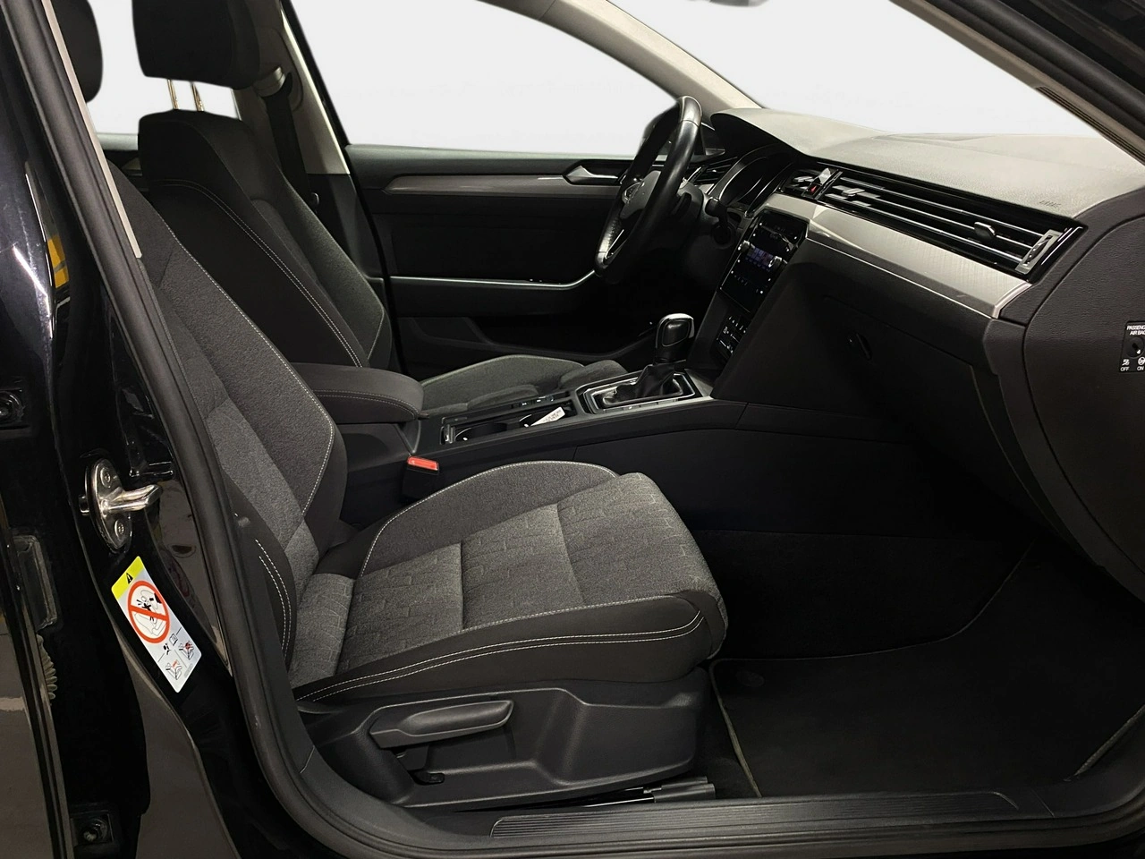 Volkswagen Passat Variant - Zdjęcie 11