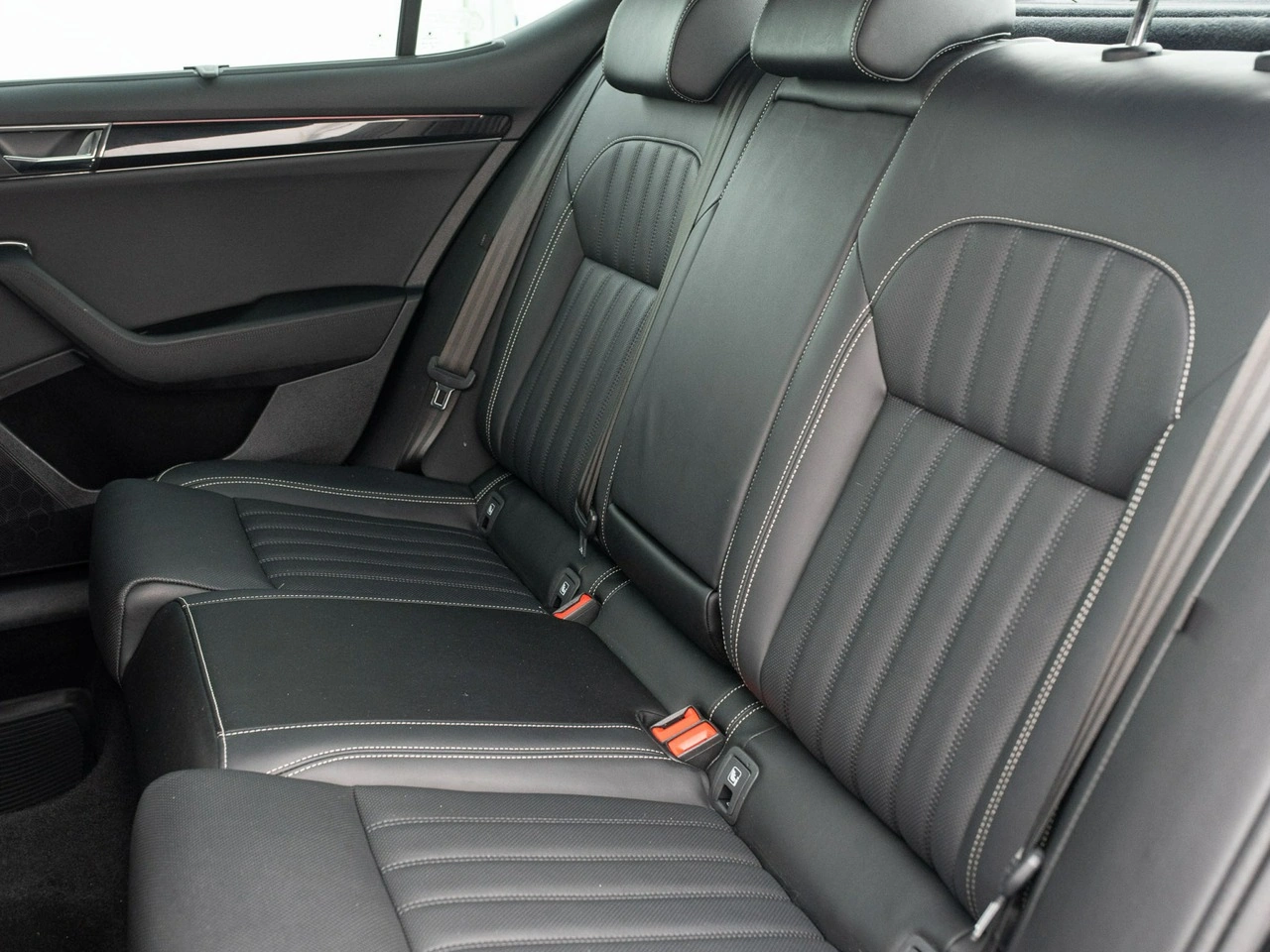 Skoda Superb - Zdjęcie 28