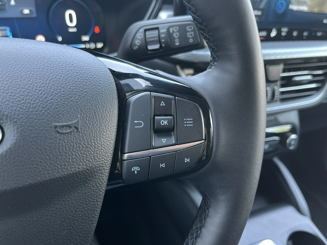 Ford Kuga - Zdjęcie 16