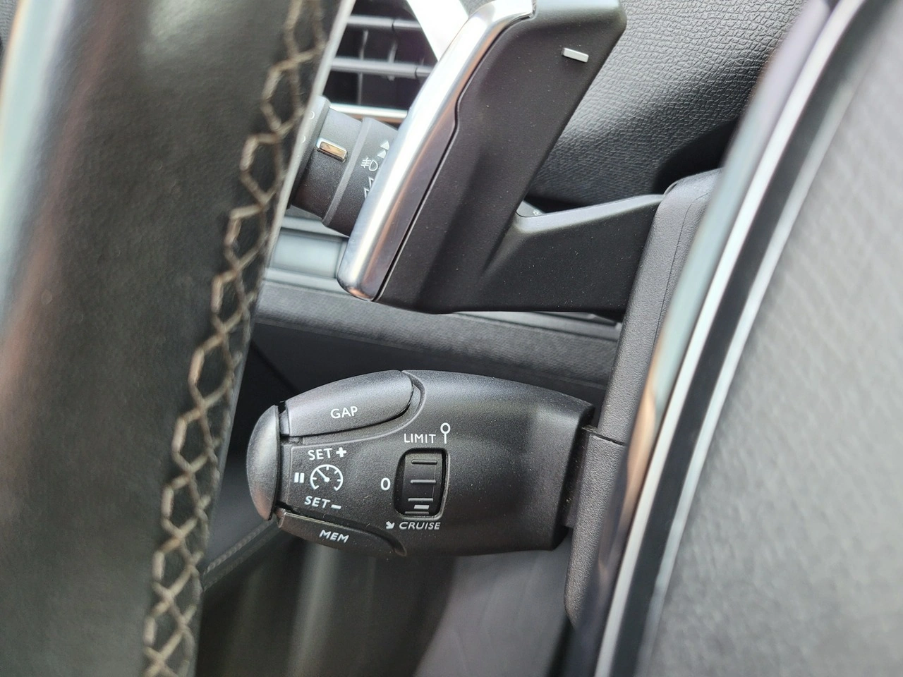 Peugeot 3008 - Zdjęcie 28