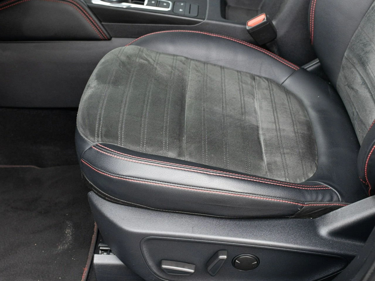 Ford Kuga - Zdjęcie 9