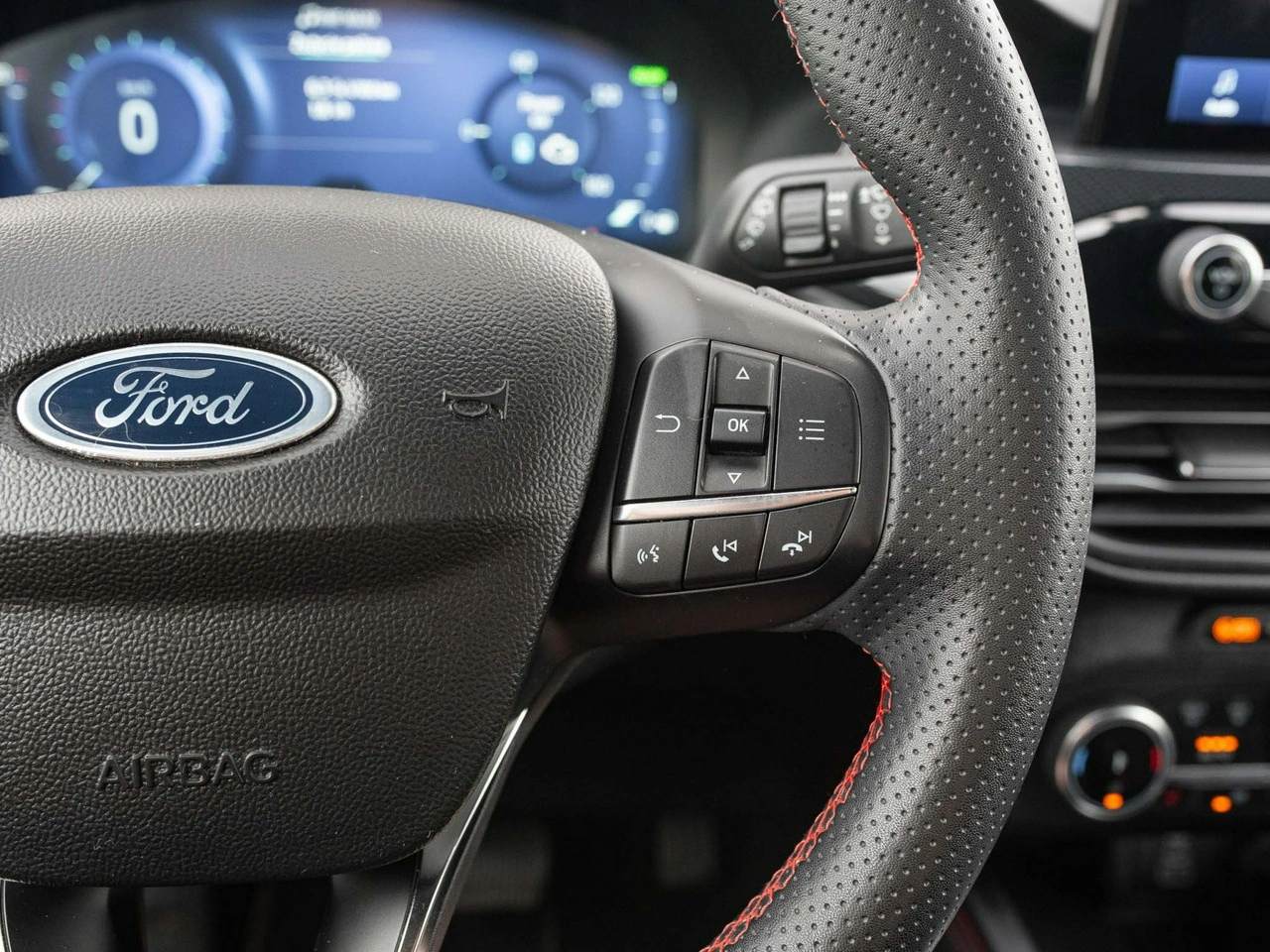 Ford Kuga - Zdjęcie 13