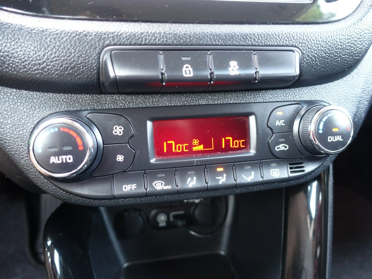 Kia Ceed - Zdjęcie 21