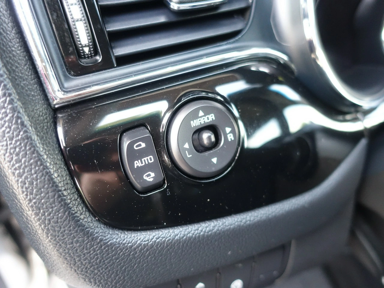 Kia Ceed - Zdjęcie 24